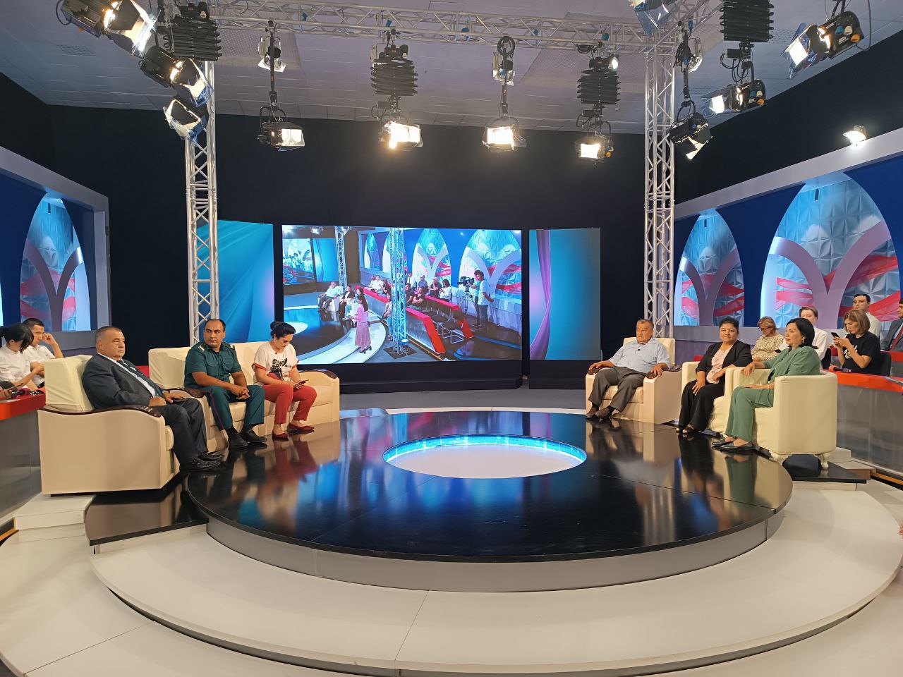 Meeting on the show "Minbar"