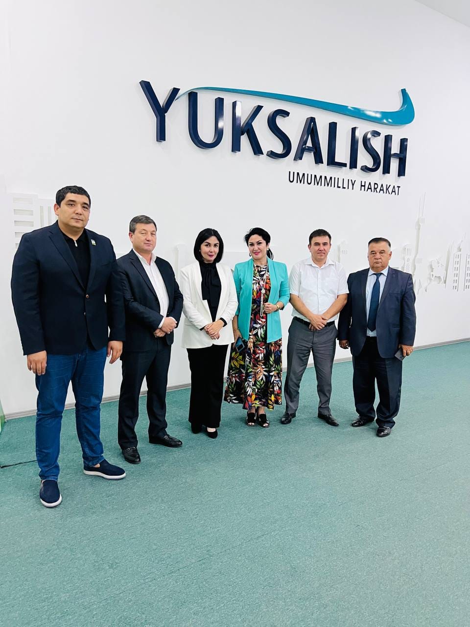 Давра сухбати ташкил этилди.